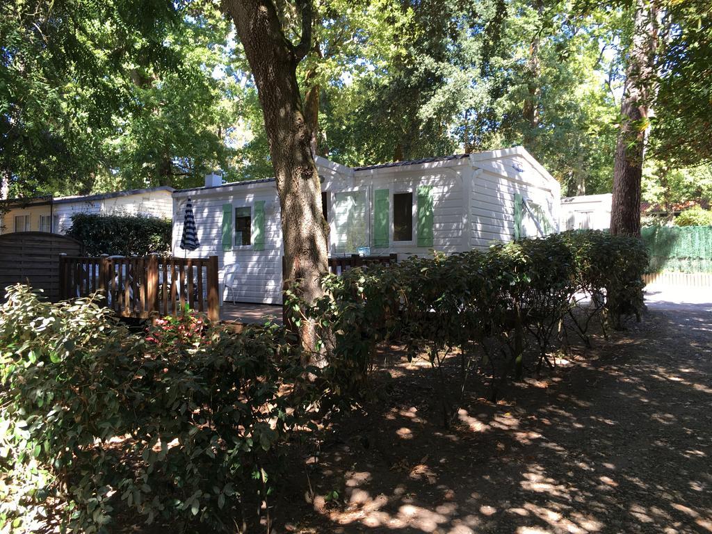Camping Les Chênes Verts Meschers-sur-Gironde Exterior foto